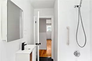 31 Rowan St, Providence, RI 02908 - Photo 12
