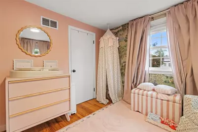 7 Beach Street, Newport, RI 02840 - Photo 32