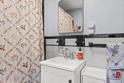 7 Beach Street, Newport, RI 02840 - Photo 28