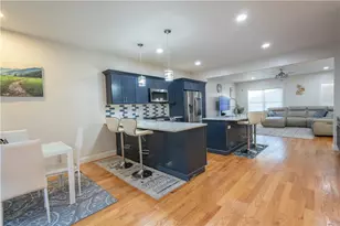 902 Hunting Hill Dr, Cumberland, RI 02864 - Photo 10