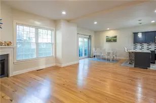 902 Hunting Hill Dr, Cumberland, RI 02864 - Photo 6