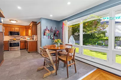 34 Clifden Avenue, Cranston, RI 02905 - Photo 12