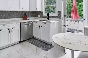 11 Hagan St, Providence, RI 02904 - Photo 4
