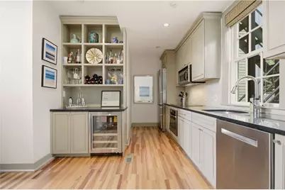 364 Bellevue Avenue #D102, Newport, RI 02840 - Photo 8