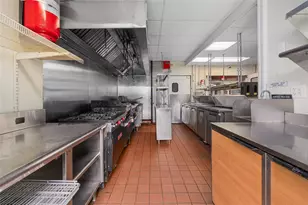 570 Smithfield Ave, Pawtucket, RI 02860 - Photo 16