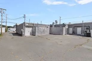 570 Smithfield Ave, Pawtucket, RI 02860 - Photo 30