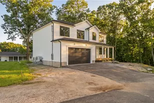 47 Dale St, Cumberland, RI 02864 - Photo 2
