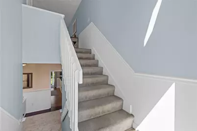 110 Winsor Avenue, North Kingstown, RI 02852 - Photo 4