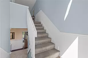 110 Winsor Ave, North Kingstown, RI 02852 - Photo 4