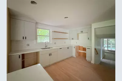 28 Hill Top Drive, Warwick, RI 02818 - Photo 8