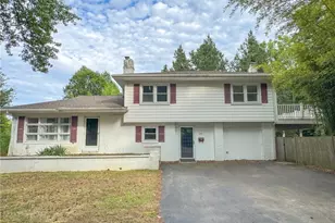 28 Hilltop Dr, Warwick, RI 02818 - Photo 2