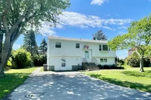 29 Reardon Dr, Middletown, RI 02842 - Photo 2