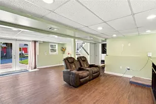 77 Kenneth Ave, Warwick, RI 02889 - Photo 20