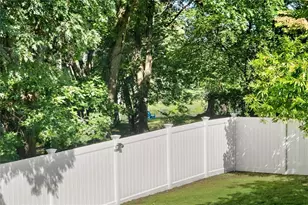 101 Newell Dr, Cumberland, RI 02864 - Photo 4
