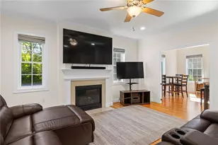 34 East Lantern Rd, Lincoln, RI 02865 - Photo 12