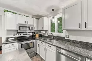 93 Pilgrim Ave, Coventry, RI 02816 - Photo 8