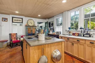 23 Union St, Bristol, RI 02809 - Photo 8