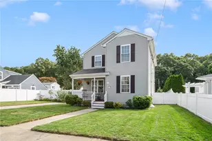 11 Brookdale Blvd, Pawtucket, RI 02861 - Photo 2