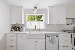 14 Valhalla Dr, Portsmouth, RI 02871 - Photo 12