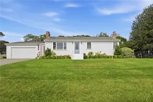 14 Valhalla Dr, Portsmouth, RI 02871 - Photo 1