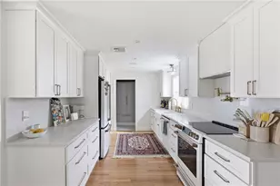 14 Valhalla Dr, Portsmouth, RI 02871 - Photo 10