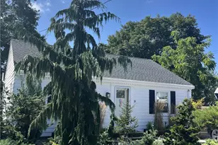 9 Loyola Terrace, Newport, RI 02840 - Photo 2