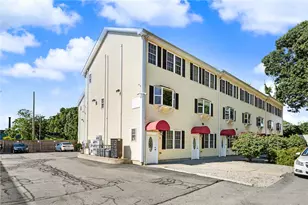 102 Dixon St, Providence, RI 02907 - Photo 2