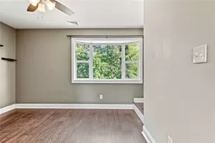 102 Dixon St, Providence, RI 02907 - Photo 10