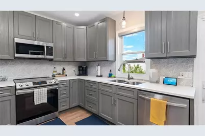 11 Ivy Street, West Warwick, RI 02893 - Photo 2
