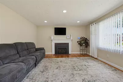 849 Roger Williams Avenue, East Providence, RI 02916 - Photo 14