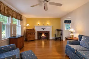 81 Park View Ave, Warwick, RI 02888 - Photo 4