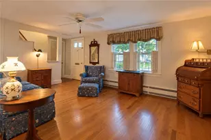 81 Park View Ave, Warwick, RI 02888 - Photo 6