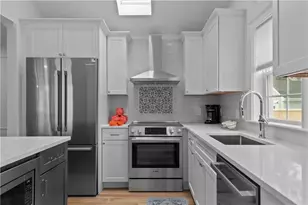 34 E Bowery St, Newport, RI 02840 - Photo 8