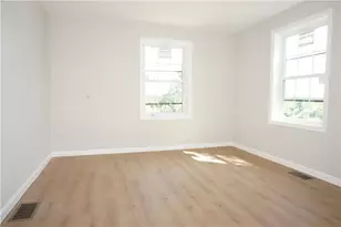 95 Sunset Ave, Providence, RI 02909 - Photo 18