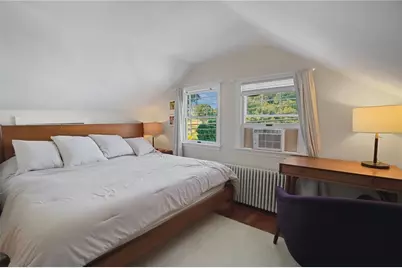 520 Middle Highway, Barrington, RI 02806 - Photo 18