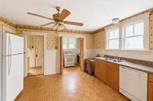 39 Illinois St, Central Falls, RI 02863 - Photo 22