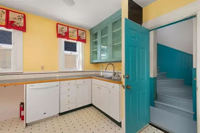 21 Taft Avenue, Providence, RI 02906 - Photo 16