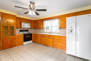 14 Gray St, North Providence, RI 02904 - Photo 12