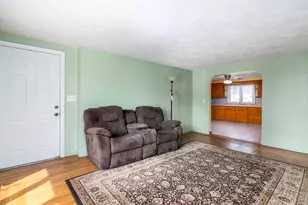 14 Gray St, North Providence, RI 02904 - Photo 10