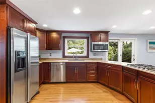 7 Terrace Dr, Barrington, RI 02806 - Photo 14