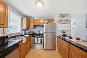287 Mayfield Ave, Cranston, RI 02920 - Photo 4