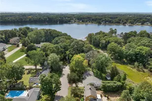 14 Plymouth Dr, Barrington, RI 02806 - Photo 4