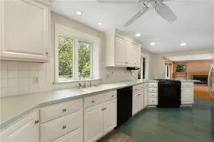 14 Plymouth Dr, Barrington, RI 02806 - Photo 14