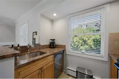 364 Bellevue Avenue #D6, Newport, RI 02840 - Photo 10