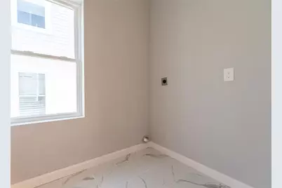 184 Avenue C #-2, Woonsocket, RI 02895 - Photo 14