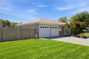43 Bayview Dr, West Warwick, RI 02893 - Photo 4