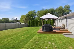 43 Bayview Dr, West Warwick, RI 02893 - Photo 8