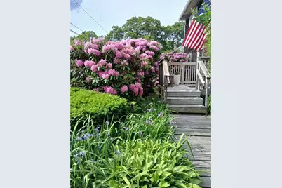 92 Hawksley Avenue, Warwick, RI 02889 - Photo 2