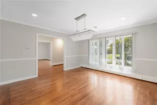 30 Wardlaw Ct, Providence, RI 02908 - Photo 4