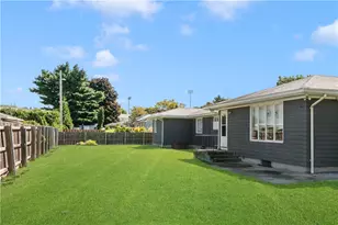 30 Wardlaw Ct, Providence, RI 02908 - Photo 24